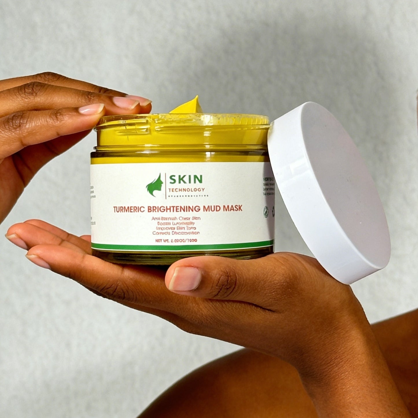 TURMERIC BRIGHTENING MUD MASK